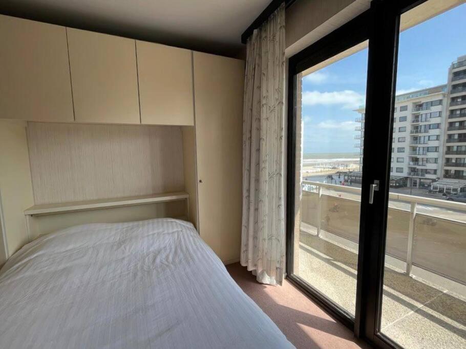 Sfeervol Appartement Met Zeezicht Middelkerke Esterno foto